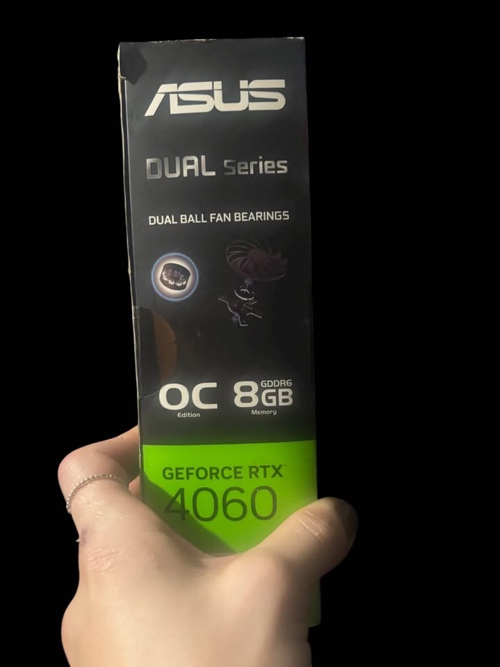 Like New! ASUS Dual GeForce RTX 4060 OC Edition 8GB (Boxed) - photo 2