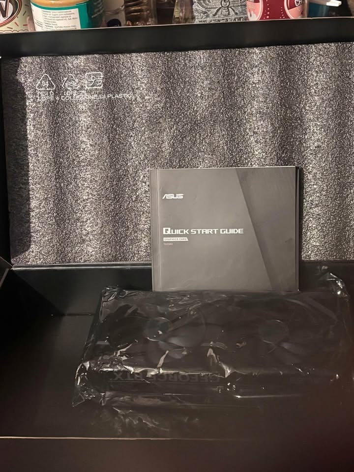 Like New! ASUS Dual GeForce RTX 4060 OC Edition 8GB (Boxed) - photo 4