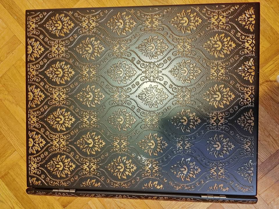 Bombay Company memory box