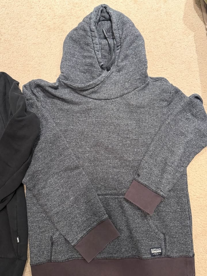 Pack of 4 Hoodies / Sweatshirts – Large Size, Cozy & Comfortable - photo 3