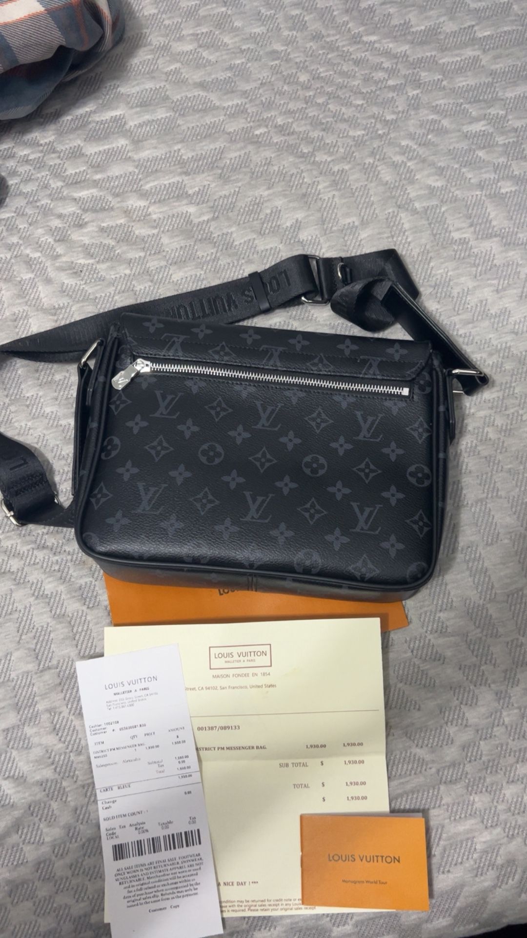 Lv Private Messenger Bag Comes With Receipt - photo 2