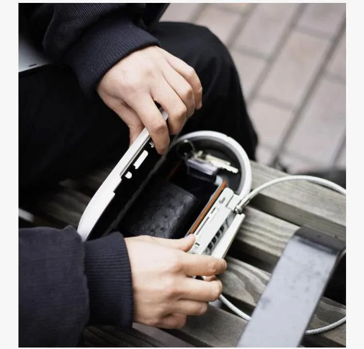 Masterlock Small Portable Safety Box image indicator(6)