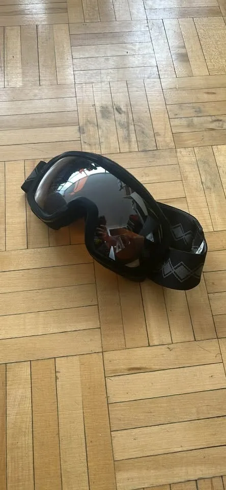 Snowboard Equipment Burton Shoes and Protection image indicator(2)