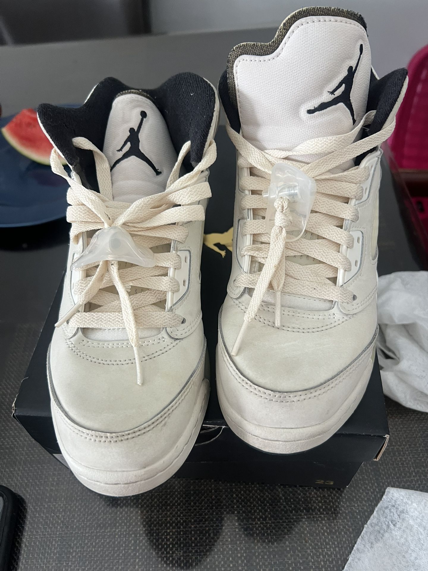 Pre Owned Youth Jordan 12 Retro Size 6