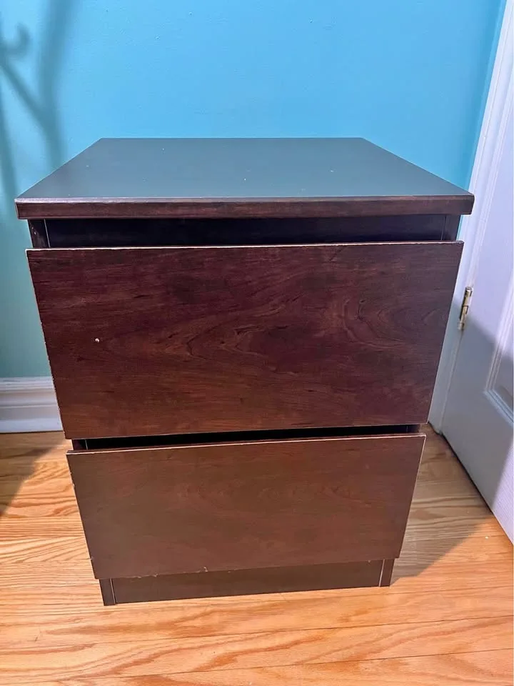 Nightstand – 2 Drawers