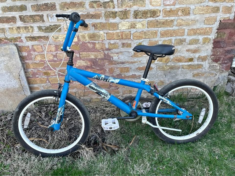 Mongoose Repeat dirt bike