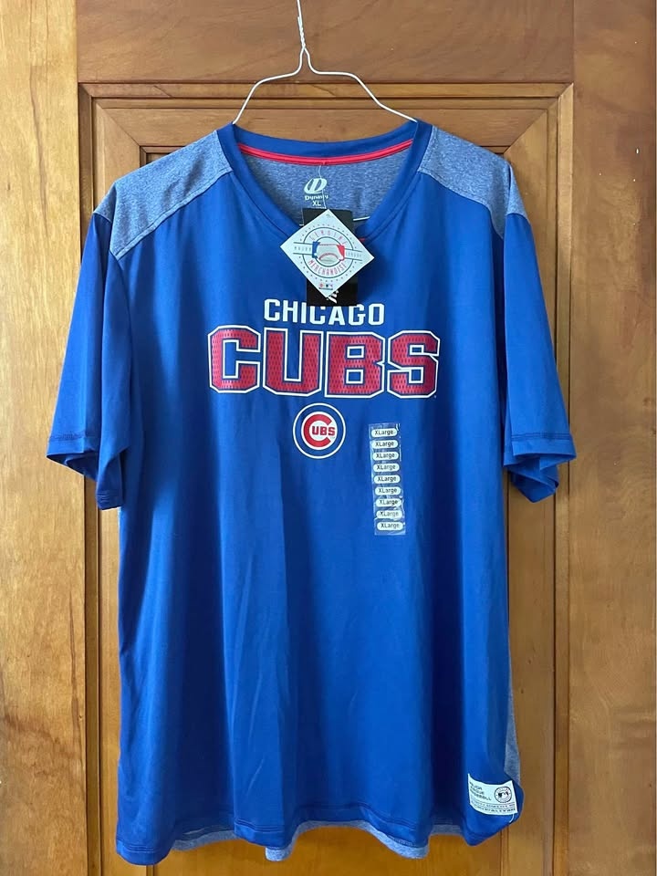Cubs NWT. XL
