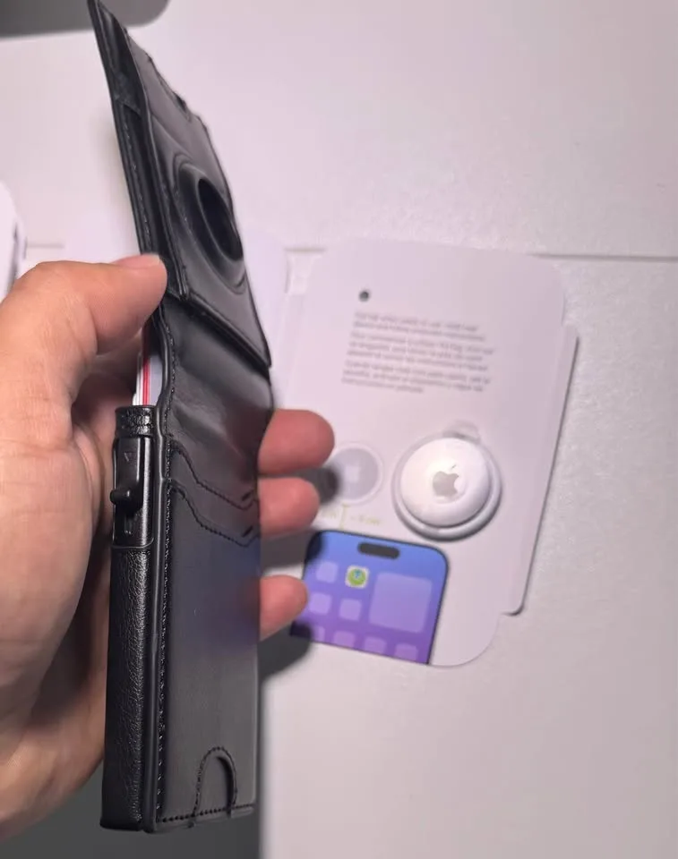 Smart pop-up wallet with Apple AirTag Tracker *NEW* image indicator(4)