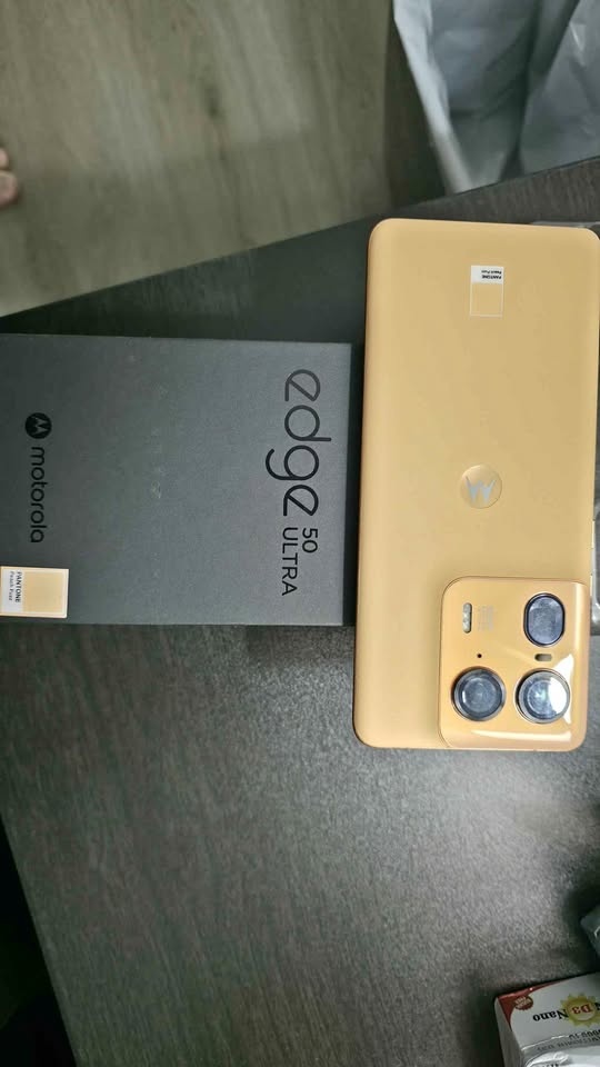 Motorola Edge 50 Ultra |Peach Fuzz|12GB -512GB | Used- Like new