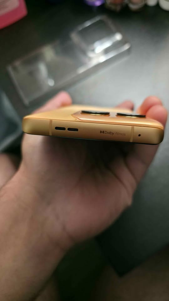 Motorola Edge 50 Ultra |Peach Fuzz|12GB -512GB | Used- Like new - photo 3
