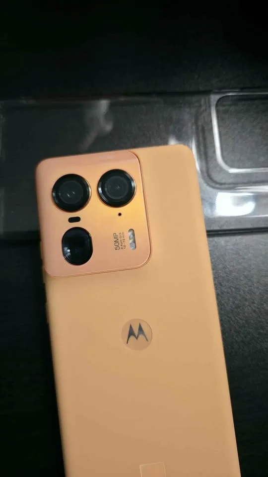 Motorola Edge 50 Ultra |Peach Fuzz|12GB -512GB | Used- Like new image indicator(4)