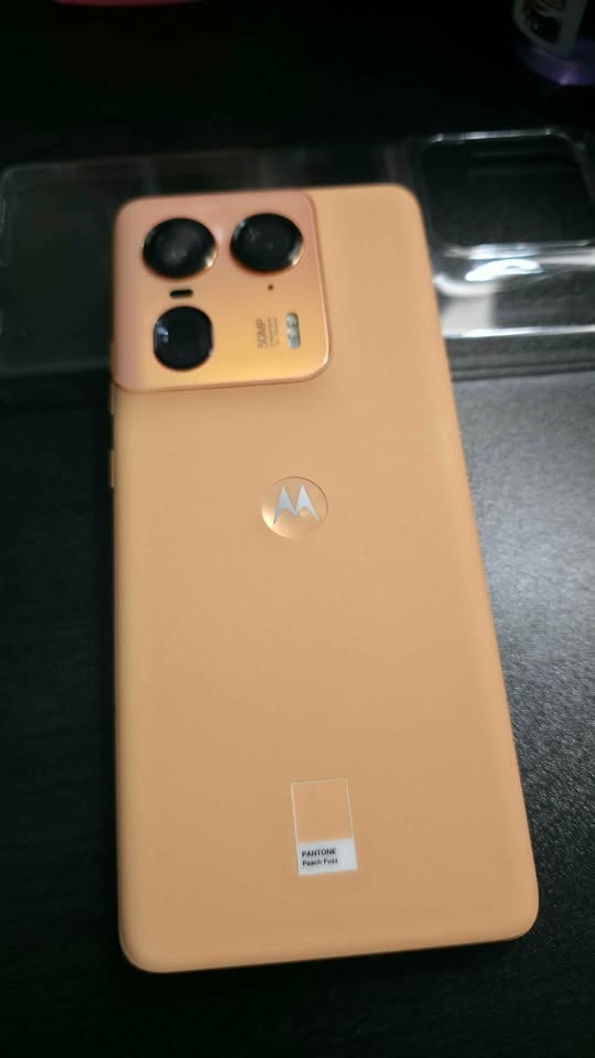 Motorola Edge 50 Ultra |Peach Fuzz|12GB -512GB | Used- Like new - photo 5