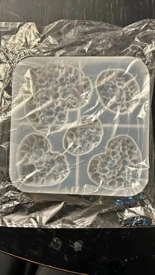 Cracked heart and oval silicone mold