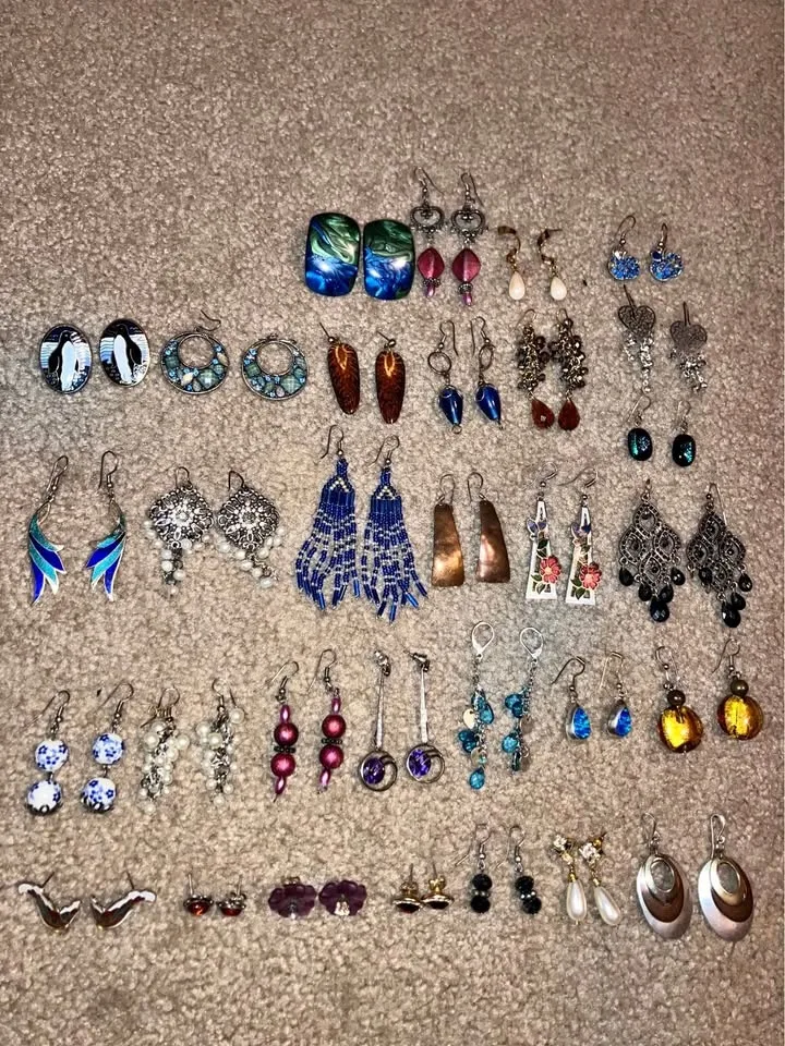 Cutesy Woman’s Earrings (Best Offers)