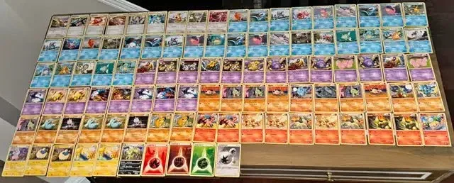 2010 Pokemon Cards Lot
