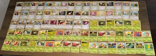 2010 Pokemon Cards Lot image indicator(2)