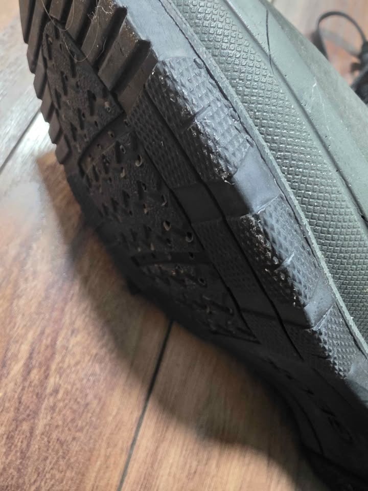 Size 7 Women's Winter boots - photo 2