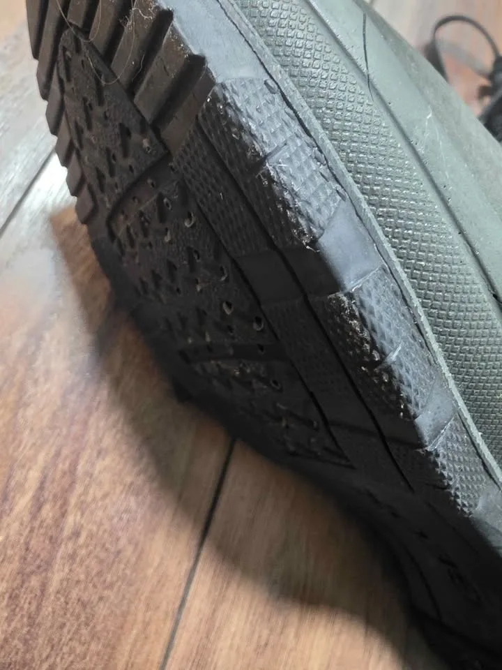 Size 7 Women's Winter boots image indicator(2)