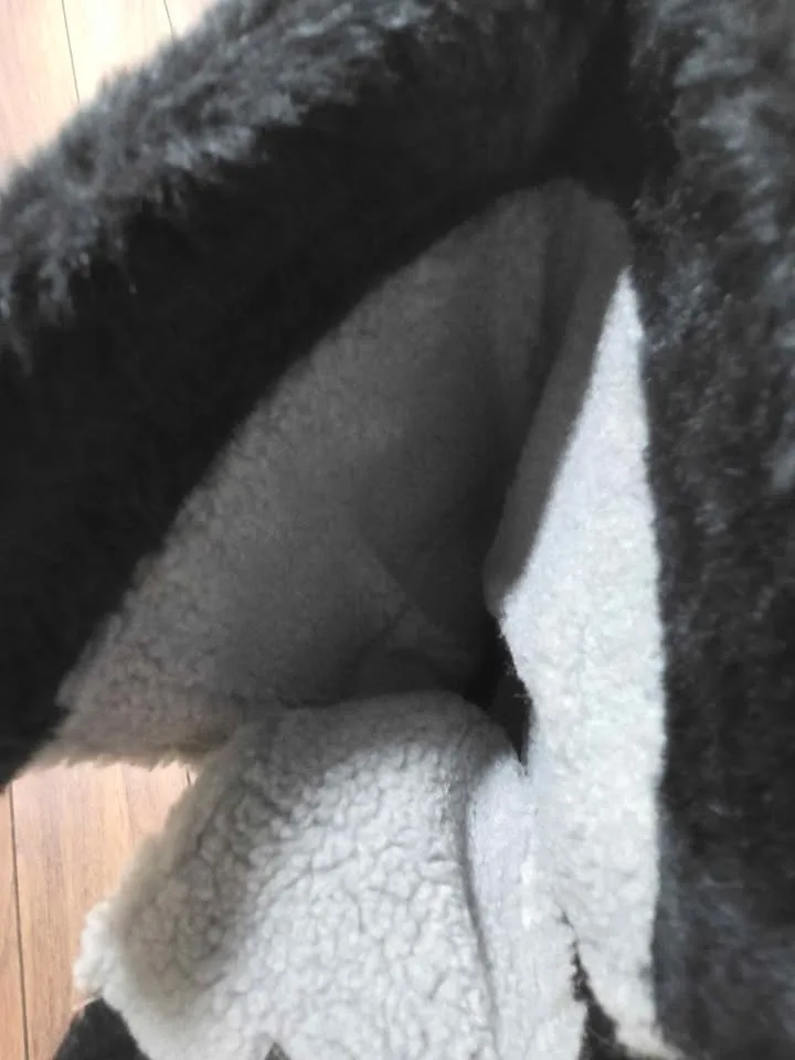 Size 7 Women's Winter boots image indicator(3)