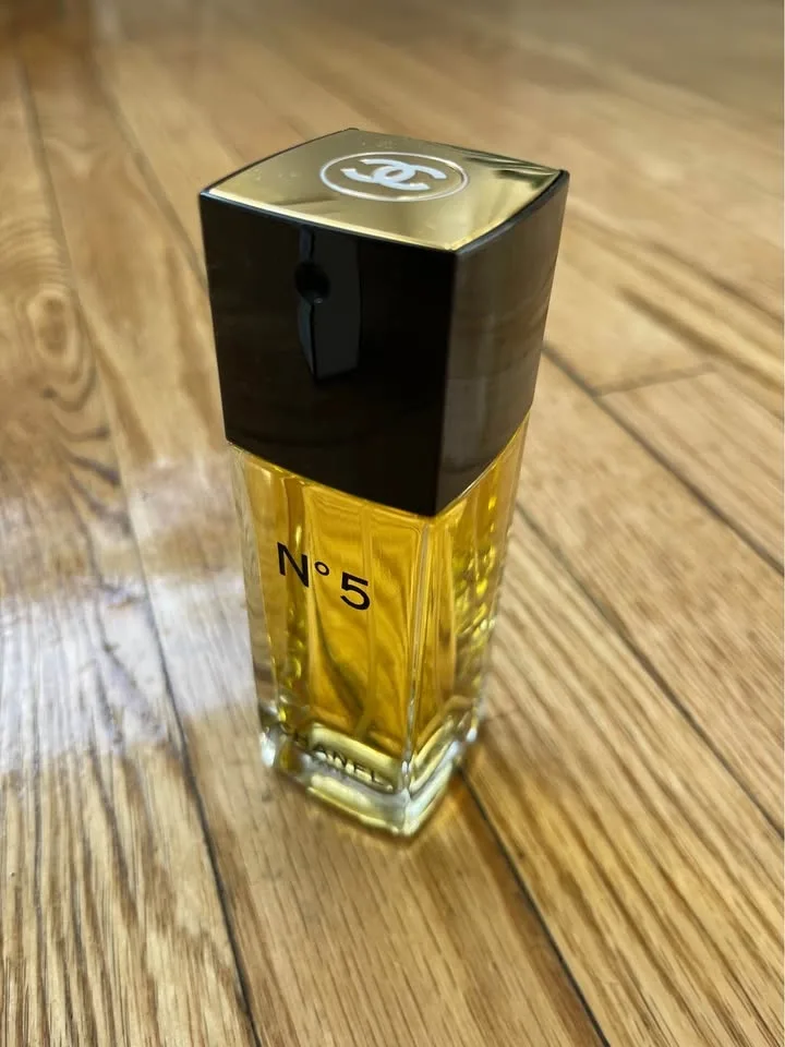 Chanel No 5 Perfume (50mL) image indicator(3)