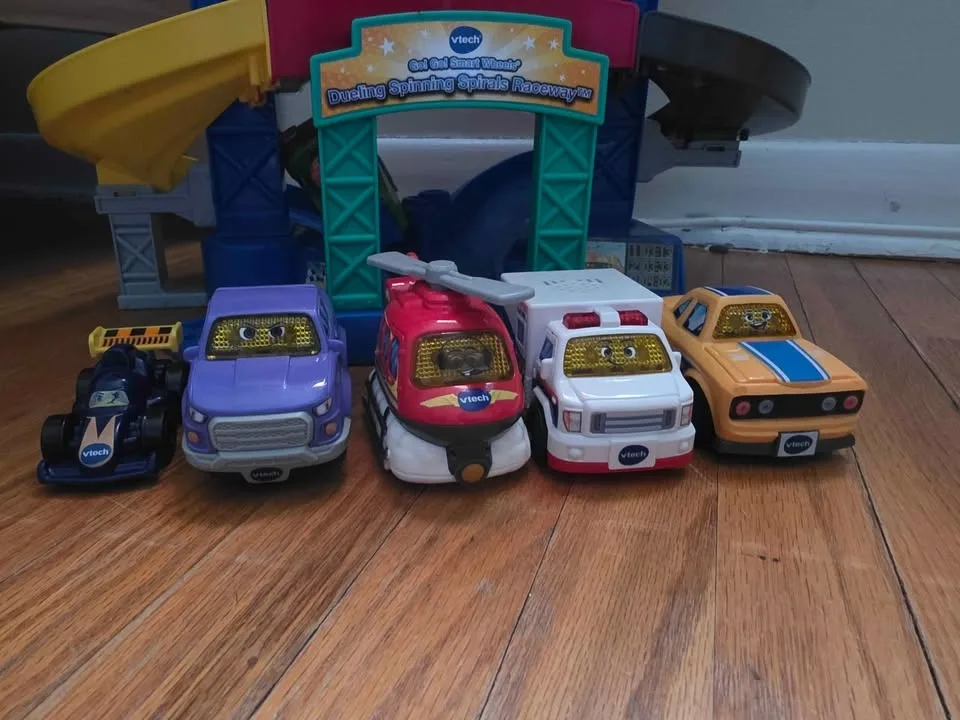 Vtech Go Go Car Tower + 5 Cars image indicator(2)