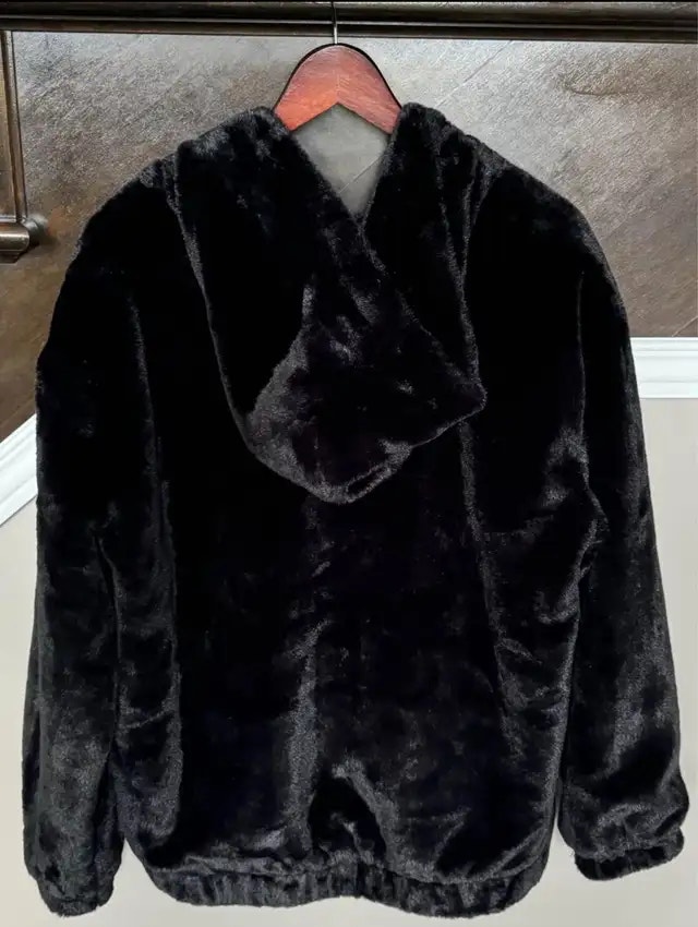 Brand New Women’s New Look Faux Fur Jacket - photo 2