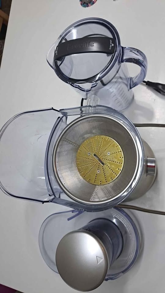 Breville Juicer - photo 2