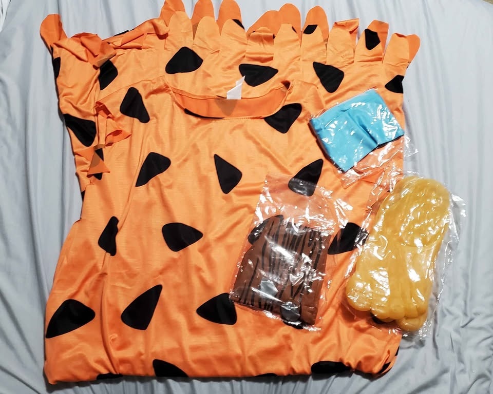 Fred Flintstone-style adult caveman costume set. - photo 4