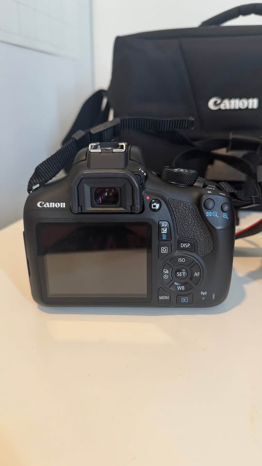 Canon EOS Rebel T6 - DSLR Camera - photo 2