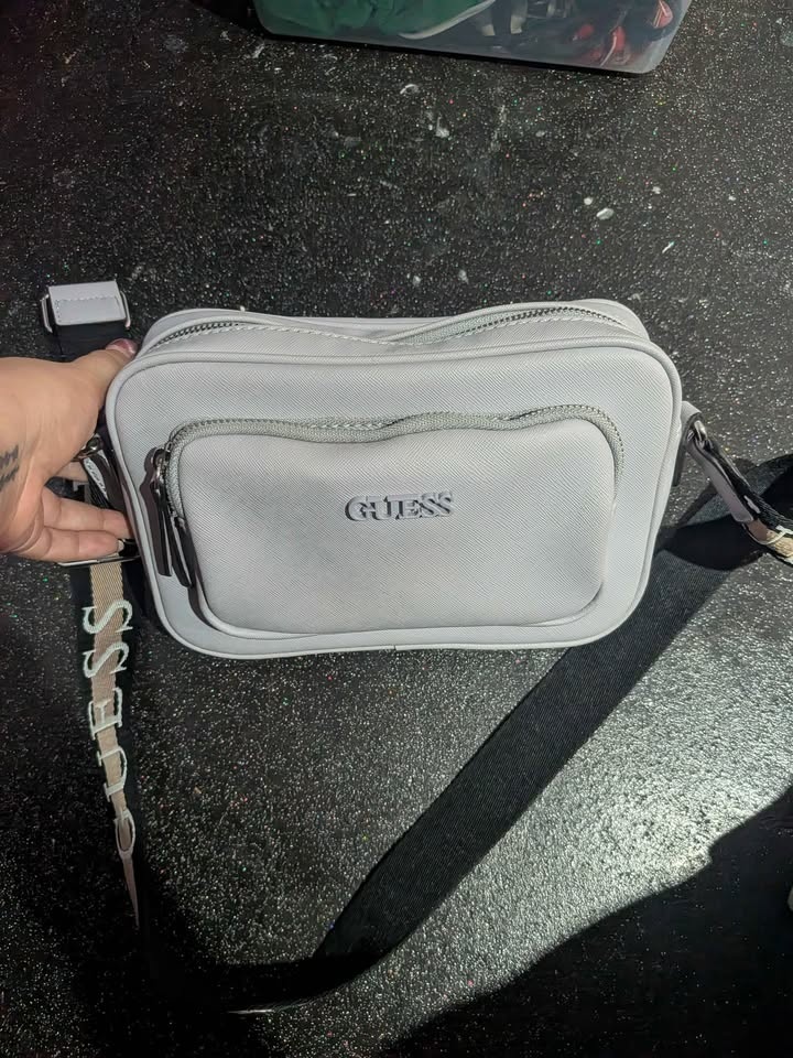 Guess Purse - photo 2