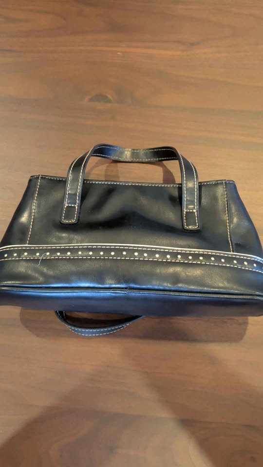 Tommy Hilfiger Purse - photo 2