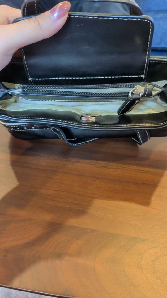 Tommy Hilfiger Purse - photo 3
