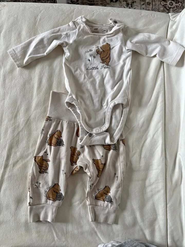 H&M Baby NB Baby Winnie the Pooh Outfit