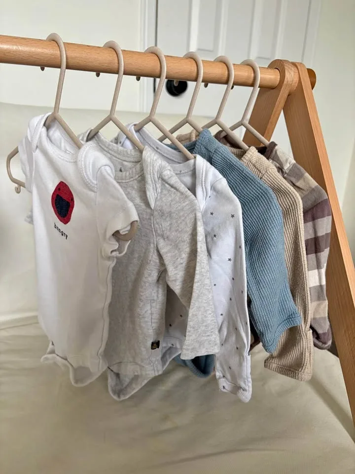 Baby Gap 0-3M Baby Onesies (6 pcs)
