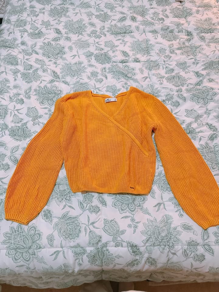 Yellow Crop top and Sweater (Hollister/A&F) - photo 2