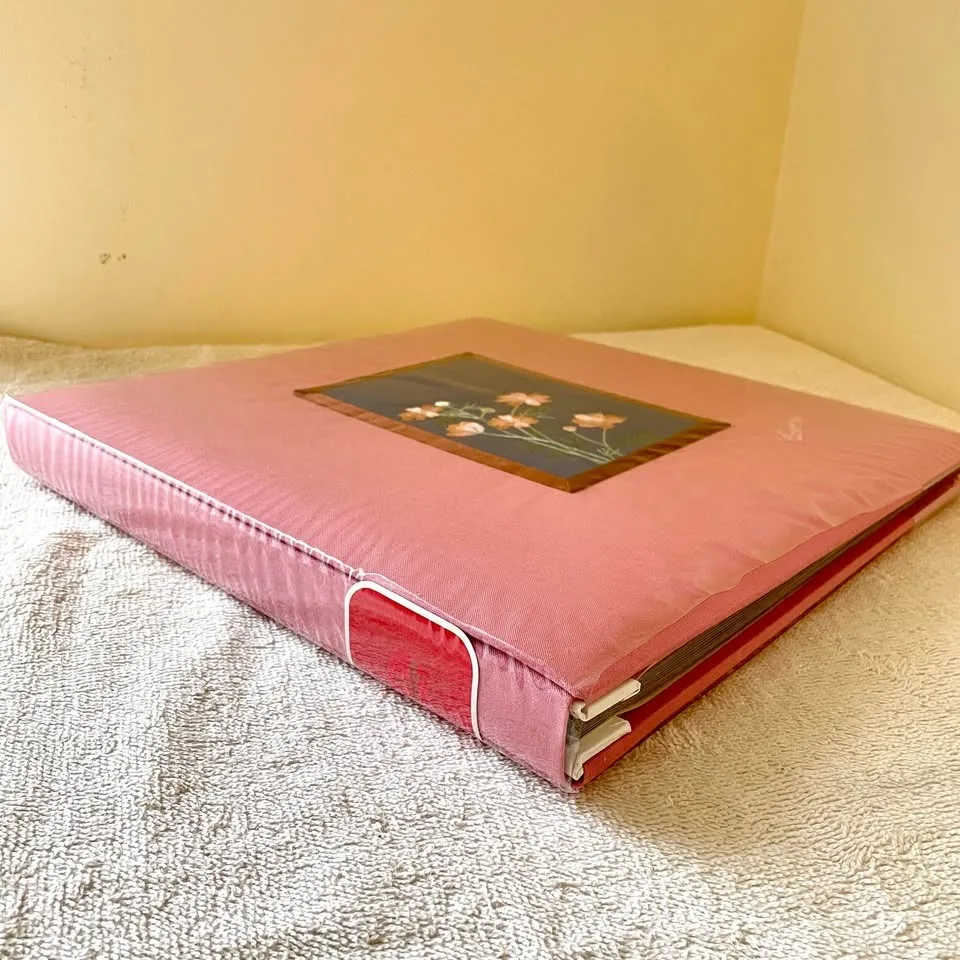 Scrapbook Photo Album – Embroidered Cosmos Cover image indicator(2)