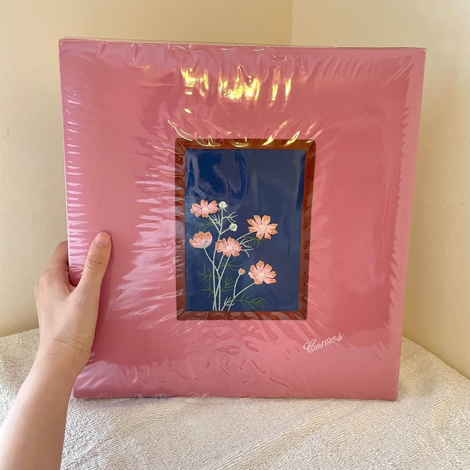 Scrapbook Photo Album – Embroidered Cosmos Cover - photo 3