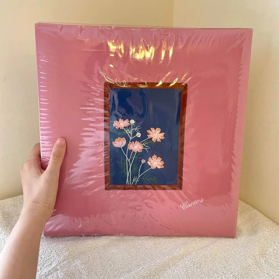 Scrapbook Photo Album – Embroidered Cosmos Cover image indicator(3)