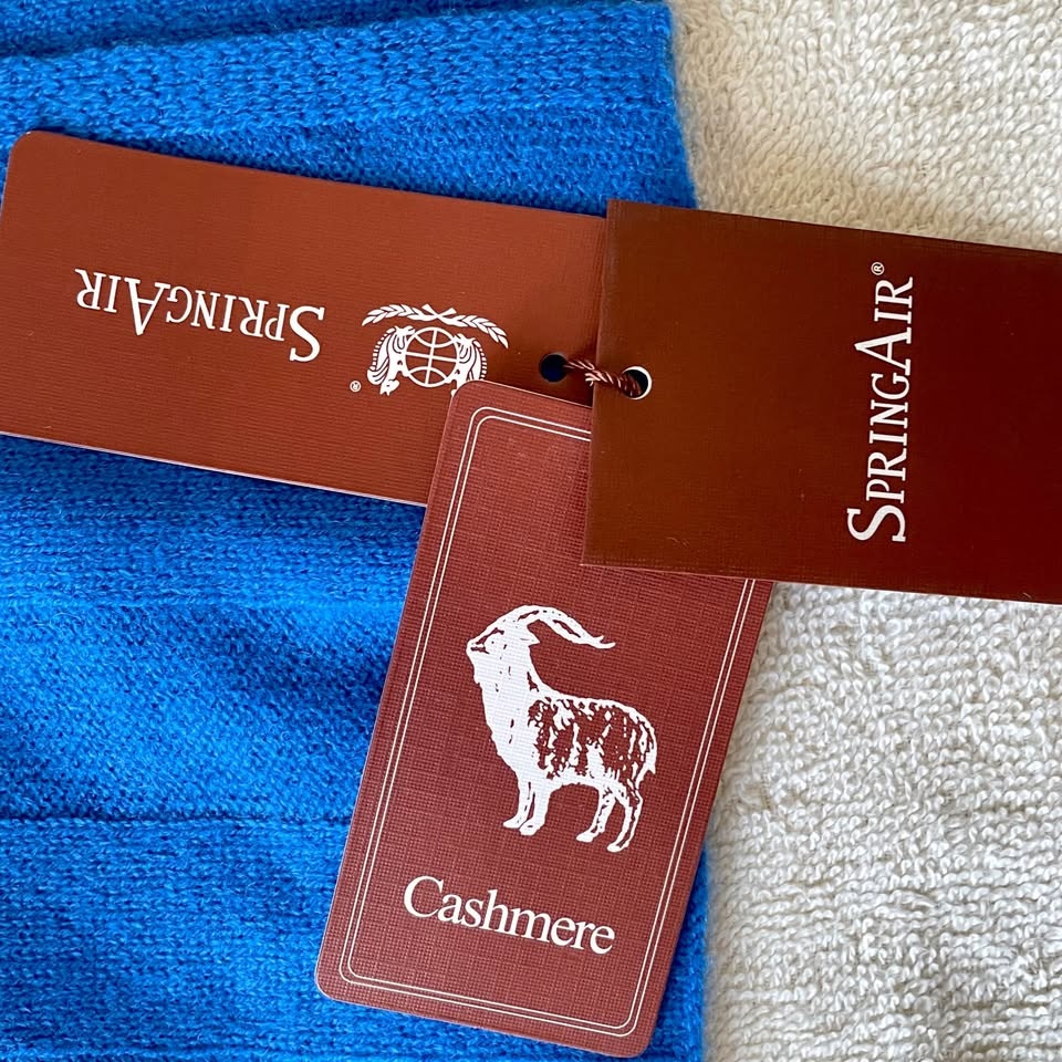 🎄NWT 100% Cashmere Ribbed Scarf by Spring Air - photo 2