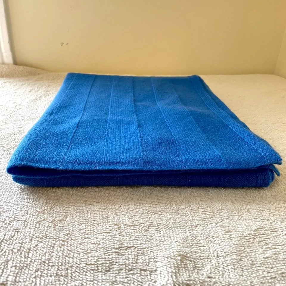 🎄NWT 100% Cashmere Ribbed Scarf by Spring Air image indicator(6)