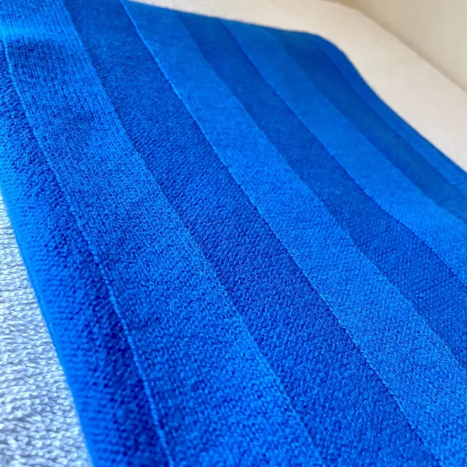 🎄NWT 100% Cashmere Ribbed Scarf by Spring Air image indicator(7)