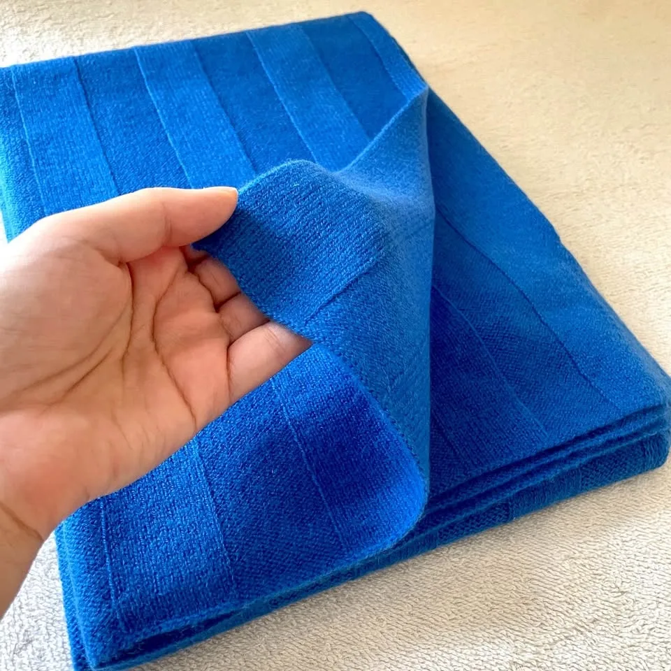 🎄NWT 100% Cashmere Ribbed Scarf by Spring Air image indicator(8)