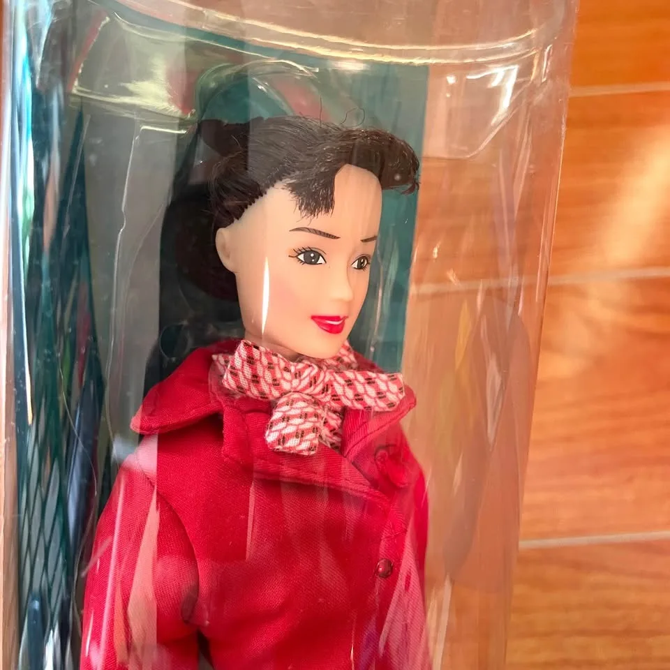 HERMES Cathay Pacific Flight Attendant Doll image indicator(2)