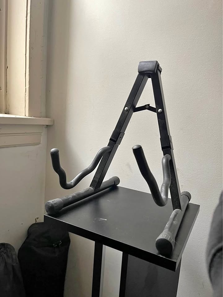 Top Stage Folding Guitar Stand
