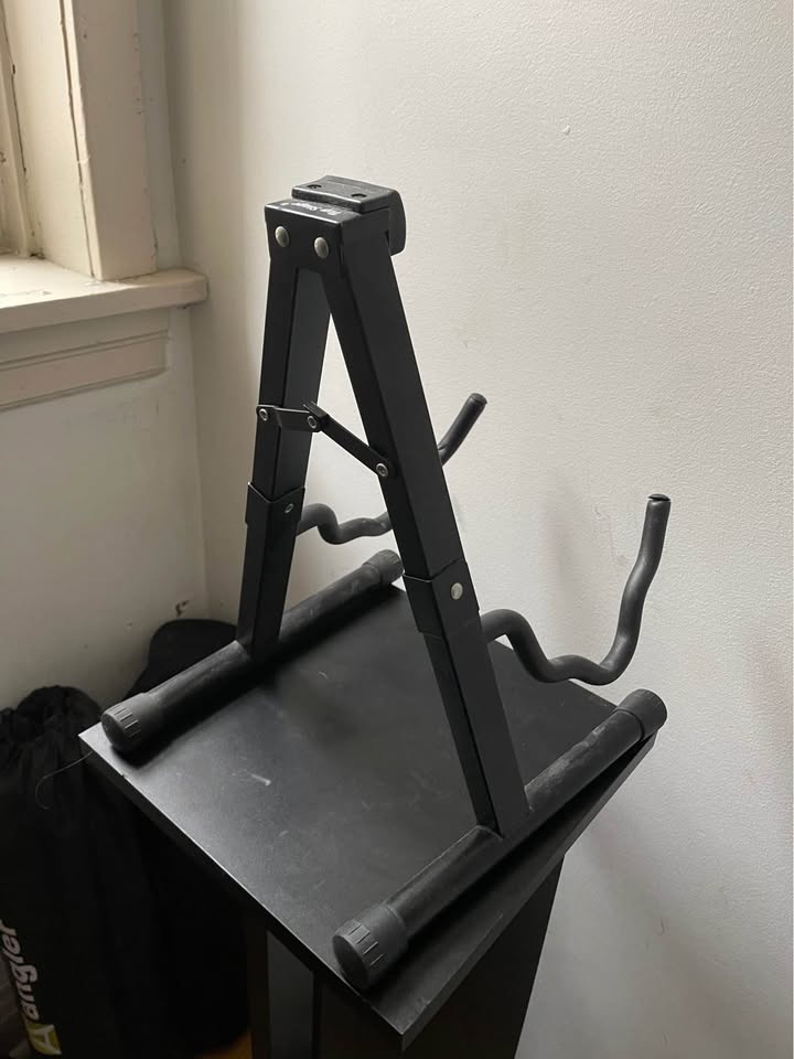 Top Stage Folding Guitar Stand - photo 2