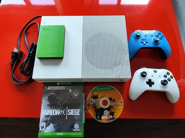 (Delivery) Xbox One S w/games