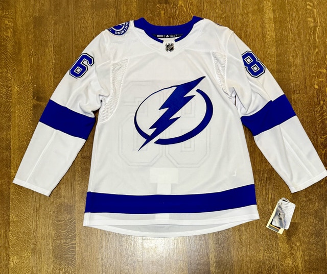 Nikita Kucherov signed hockey jersey - photo 2