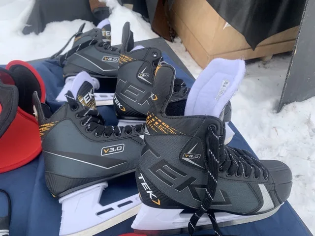 youth hocky gear image indicator(2)