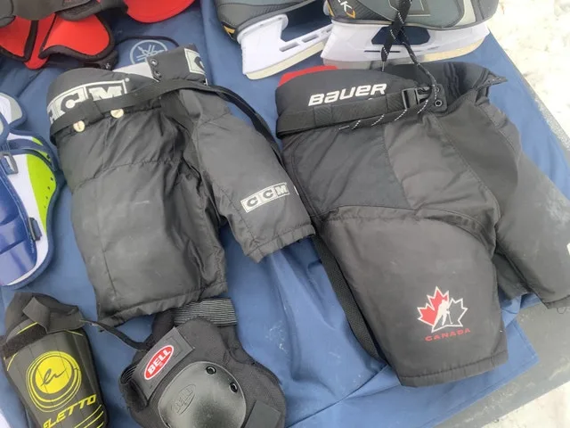 youth hocky gear image indicator(5)