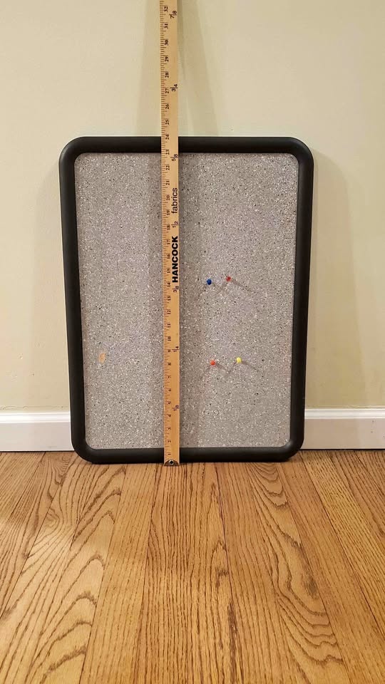 Push pin bulletin board